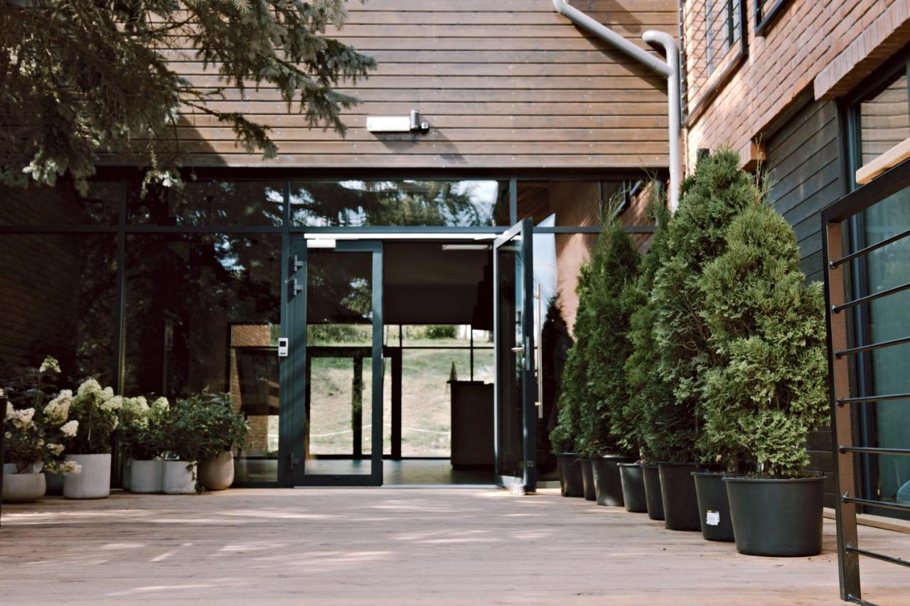 Roza Wiatrow Hotel Wegorzewo Exterior photo